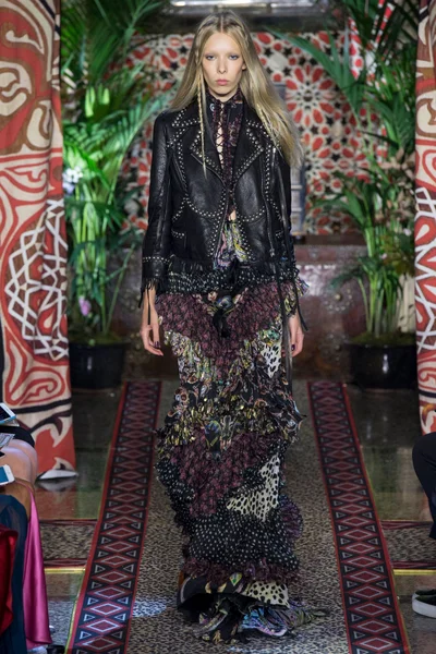 Look 57